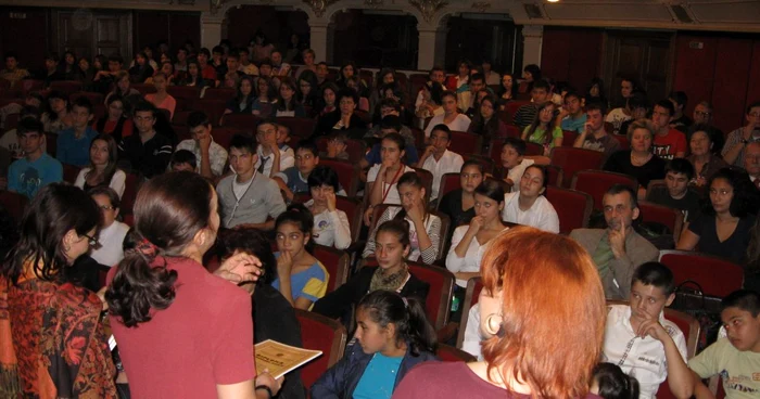 Peste 50 de voluntari s-au implicat în acest an în activitatea bibliotecii