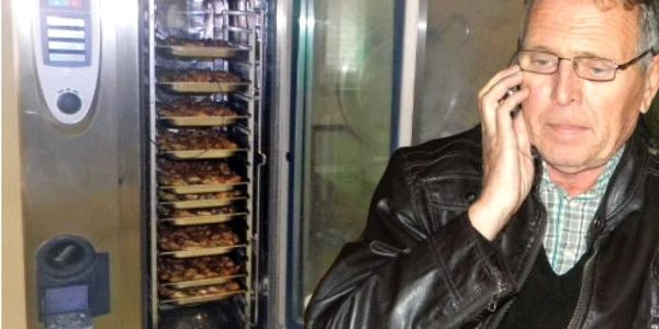 Cuptorul cumpărat pentru cantina Spitalului Judeţean de Urgenţă Bacău a costat cu 6.000 de euro mai mult faţă de preţul de catalog