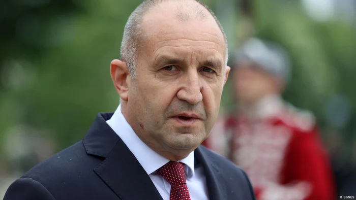 Experți bulgari cred că președintele Bulgariei, Rumen Radev, sprijină în secret partidul Vazrajdane