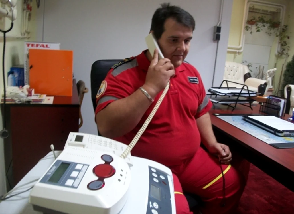 Ambulanţele au fost solicitate prin 112