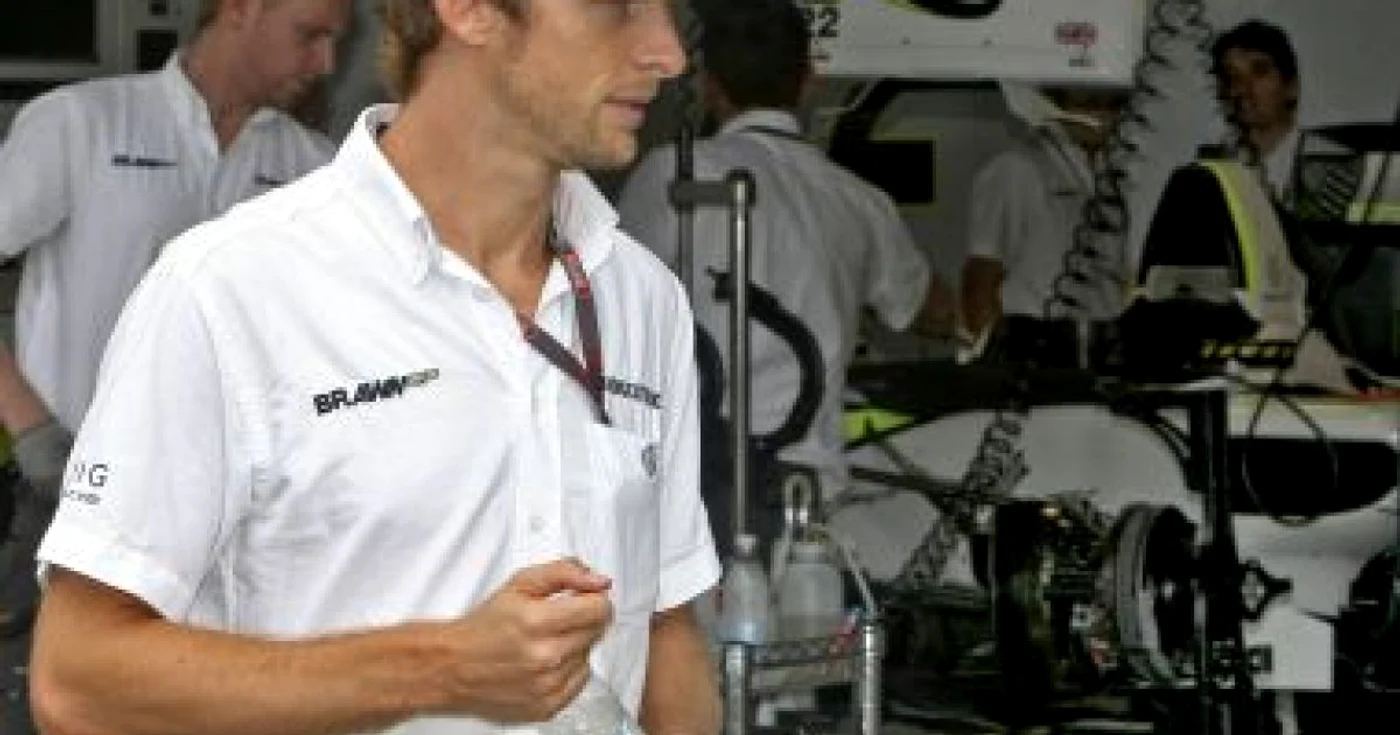 Formula 1: Învingătorul din Brazilia primeşte un trofeu din gunoaie