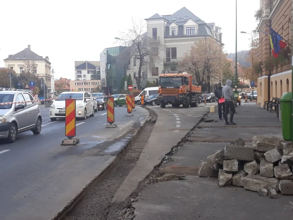 Intersecţia de lângă Primărie va fi resistaematizatp, pentru a se asigura un trafic mai fluent. Foto: Ionuţ Dincă