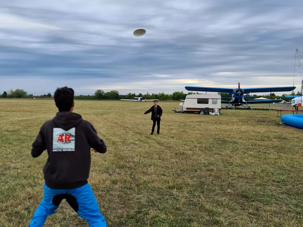 Frisbee se poate juca oriunde, dar pentru meciuri oficiale e nevoie de un teren FOTO Liviu Coicea
