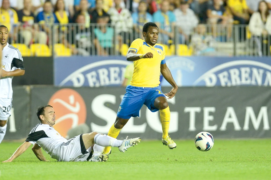 
    Jean Sony  Alcenat. Haitianul transferat  de la Petrolul e  considerat soluţia  salvatoare pentru  partea dreaptă  a Stelei  