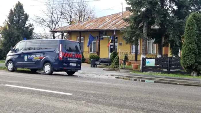 Percheziții la Primăria Zănești FOTO: vestea.net