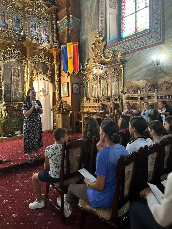 Activități în cadrul școlii de vară la Parohia Velența 1 Oradea FOTO: Fb/Biserica Velența I Oradea