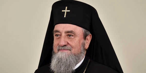 Mitropolitul Ardealului ÎPS Laurenţiu Streaza Foto patriarhia ro.jpg