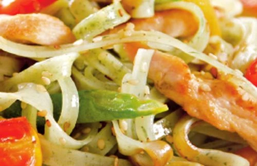 1366289777 8833salata 20de 20paste 20cu 20piept 20de 20pui jpeg