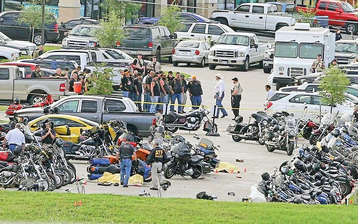 Încăierarea pe viaţă şi pe moarte a avut loc în parcareFoto: AP