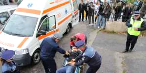 Bărbatul a fost transportat la spital