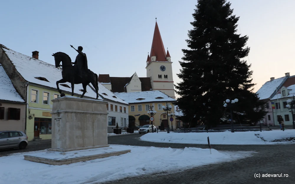 Cisnădie, cetatea sașilor transformată în orașul textiliștilor. Cum s-a risipit tradiția străveche a covoarelor