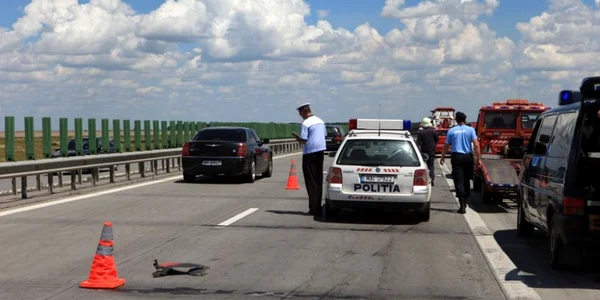 Accident autocar pe autostrada soarelui FOTO Adevaru/Roberto Salceanu