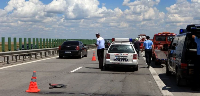 Accident autocar pe autostrada soarelui FOTO Adevaru/Roberto Salceanu 