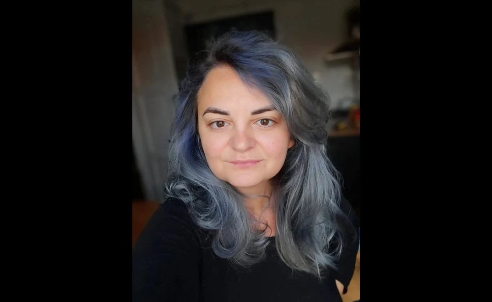 Povestea româncei care a devenit „doulă de moarte”, o meserie tot mai căutată: „Vin în calitate de reprezentant al morții, încercând să aduc lumină”
