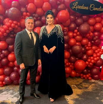 Lily Apostol și Codruț Kegheș (alias Dezbracatu.’) au fost prezentatorii Galei Royal Queen de la Galați foto: arhiva personală 