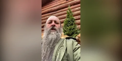 5fc603345163ec42716afd54 jpg