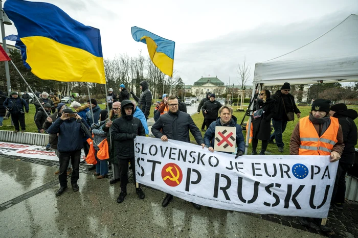 Slovacii protestează după vizita lui Robert Fico la Moscova FOTO PROFIMEDIA