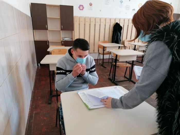 adulţi din nou la şcoală