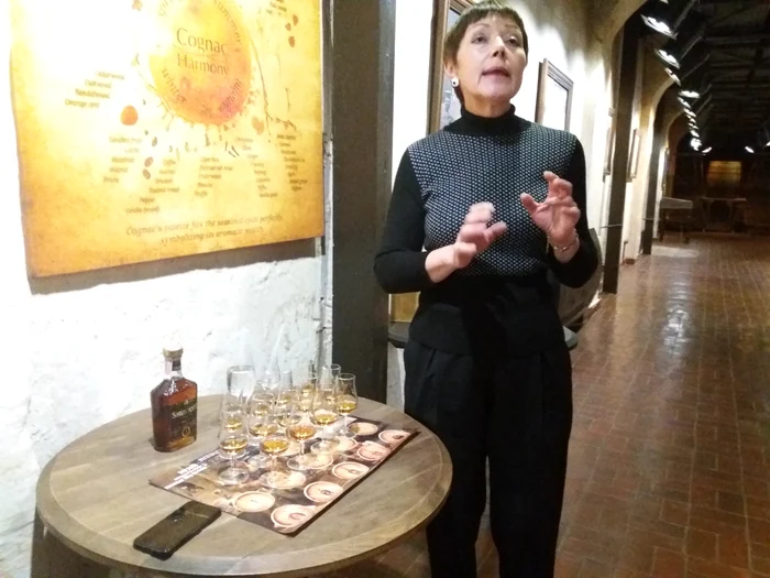 În timpul prezentării, vizitatorii pot degusta la Muzeul Coniacului diferite sortimente de băutură