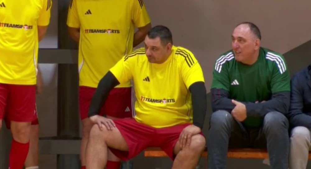 Emoție și respect în fotbal. Ionel Ganea, primul pas public după pierderea fiului său de 2 ani. A fost susținut de foști colegi la memorialul organizat la 6 luni de la tragedie