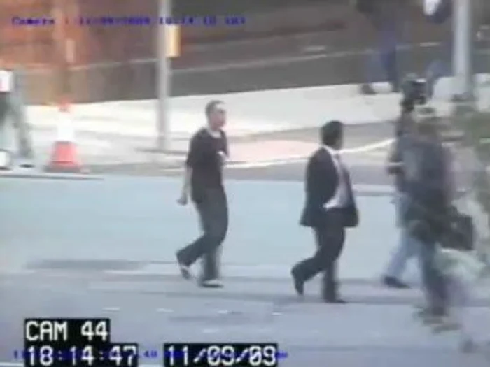 
    Reporterul a suportat o vreme hărţuirea, însă apoi a răbufnit  