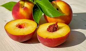 peaches 2573836 640 jpeg