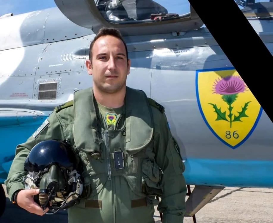 Pilotul Iosif Costinel Niţă a absolvit Liceul Teoretic „MIhai Viteazul“ din Caracal FOTO: Facebook/MAPN