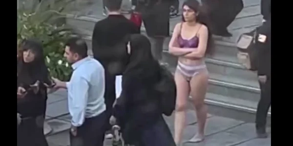 Studentă Iraniană  protest X png