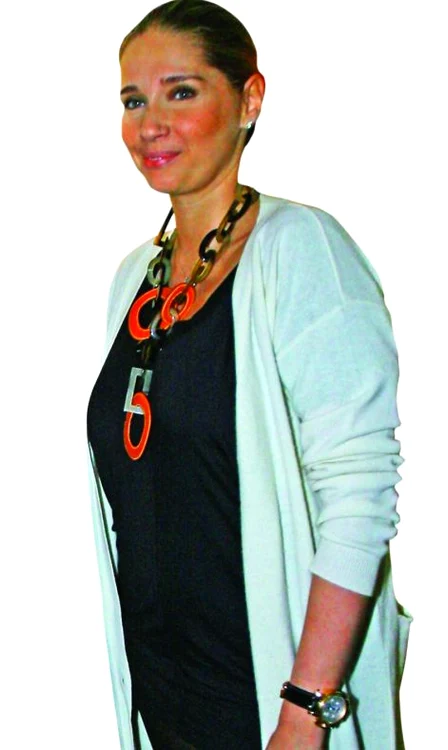 Ileana Badiu a născut acum aproape patru luni un băieţel pe care l-a botezat Saşa