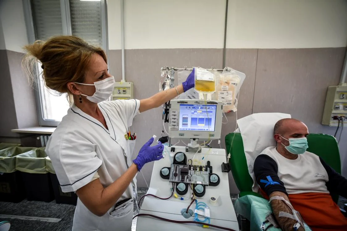 
    Tratamentele pe bază de plasmă sunt folosite în multe țări în lupta cu SARS-CoV-2  