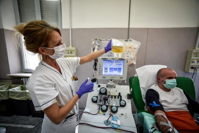 
    Tratamentele pe bază de plasmă sunt folosite în multe țări în lupta cu SARS-CoV-2  