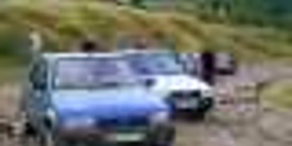 conducătorii auto au rămas blocaţi în şanţurile formate de ploaie