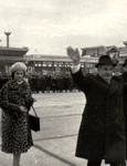 O delegație condusă de Nicolae Ceauşescu pleacă de pe aeroportul Otopeni într-o vizită în Republica Liberia (© „Fototeca online a comunismului românesc”, cota: 33/1974)