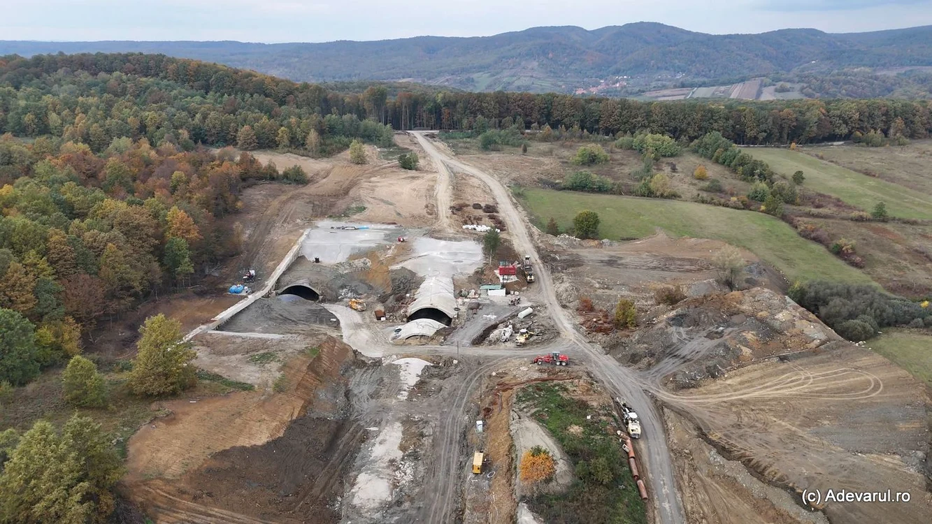 Șantierul autostrăzii cu tuneluri. Foto: Daniel Guță. ADEVĂRUL