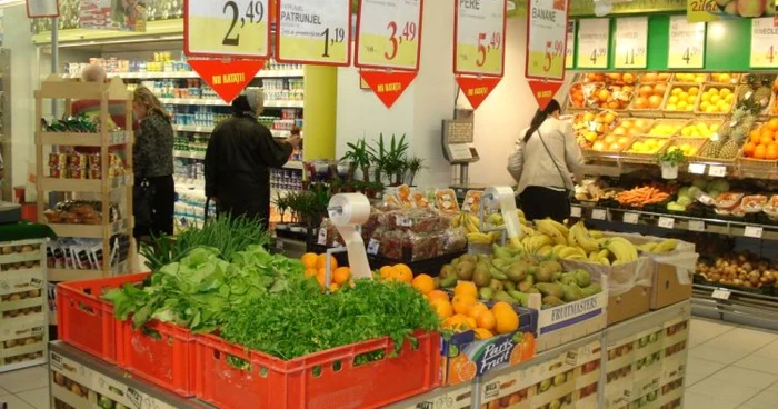 Programul marilor magazine din municipiu de Crăciun şi Revelion