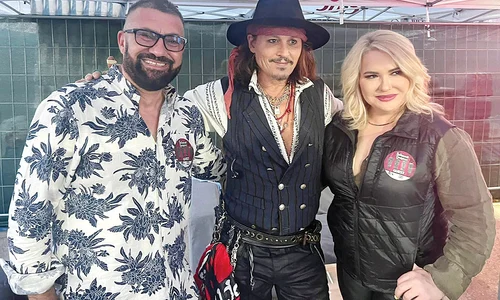 foto 2 johnny depp cu clejanii jpg