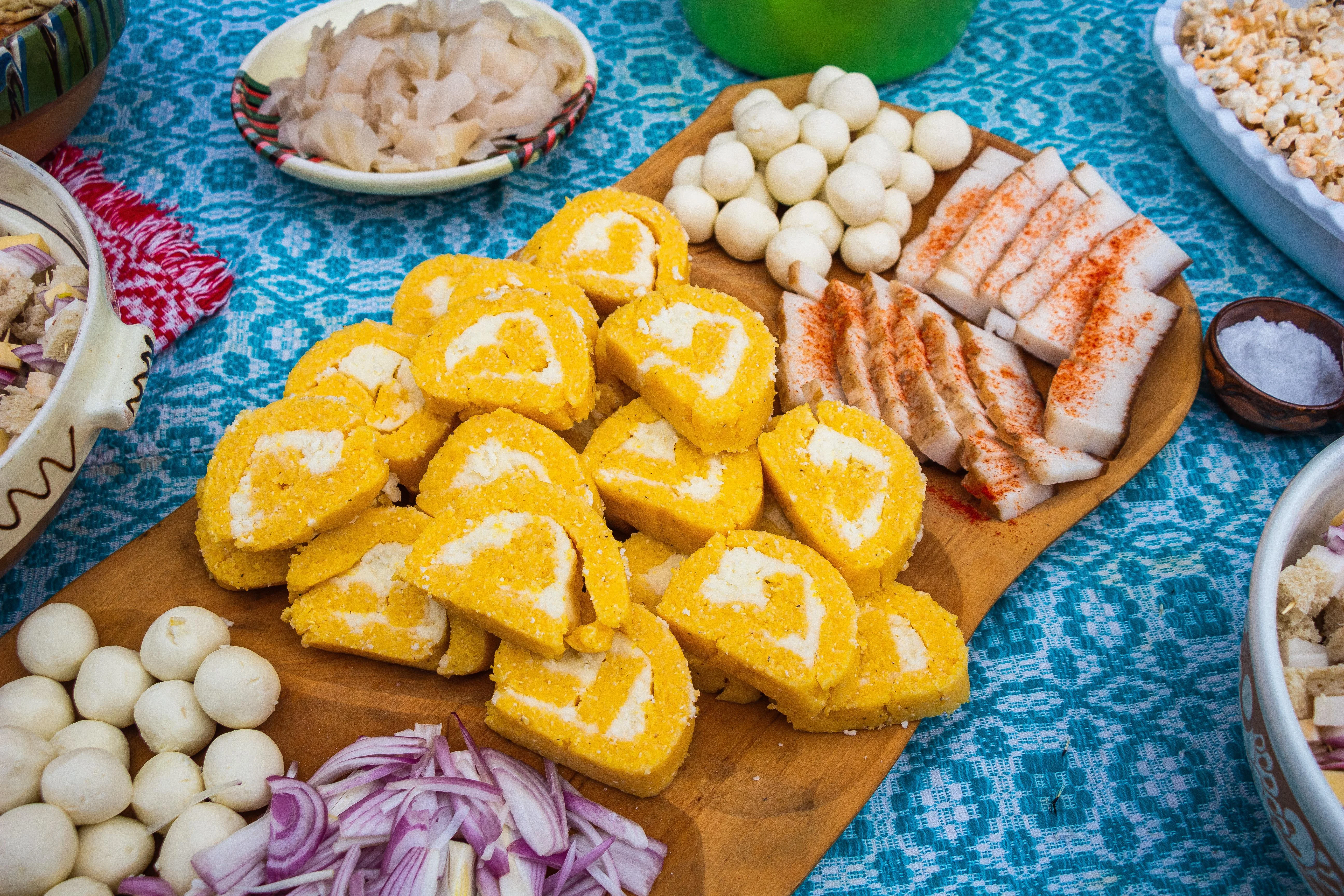 Cum să mănânci sănătos de Paște fără să renunți la cozonac și ouă. „Cel mai bine e să-ți faci din timp un plan alimentar și să fii atent la excese”