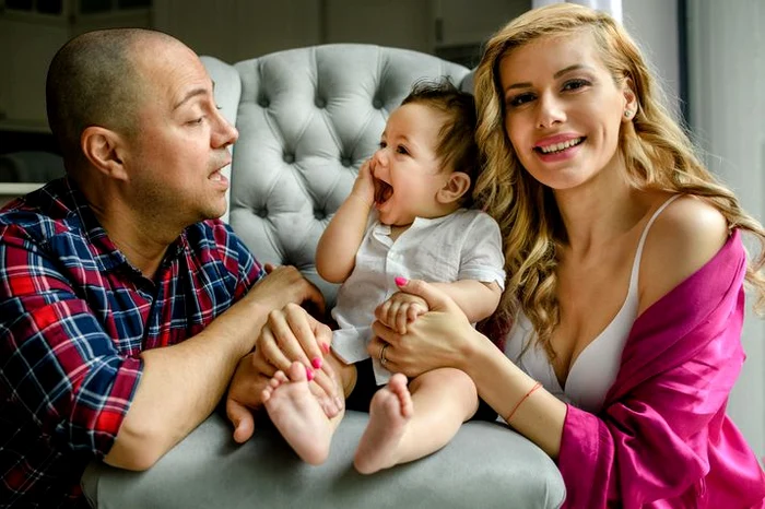 
    Dan Badea si familia  