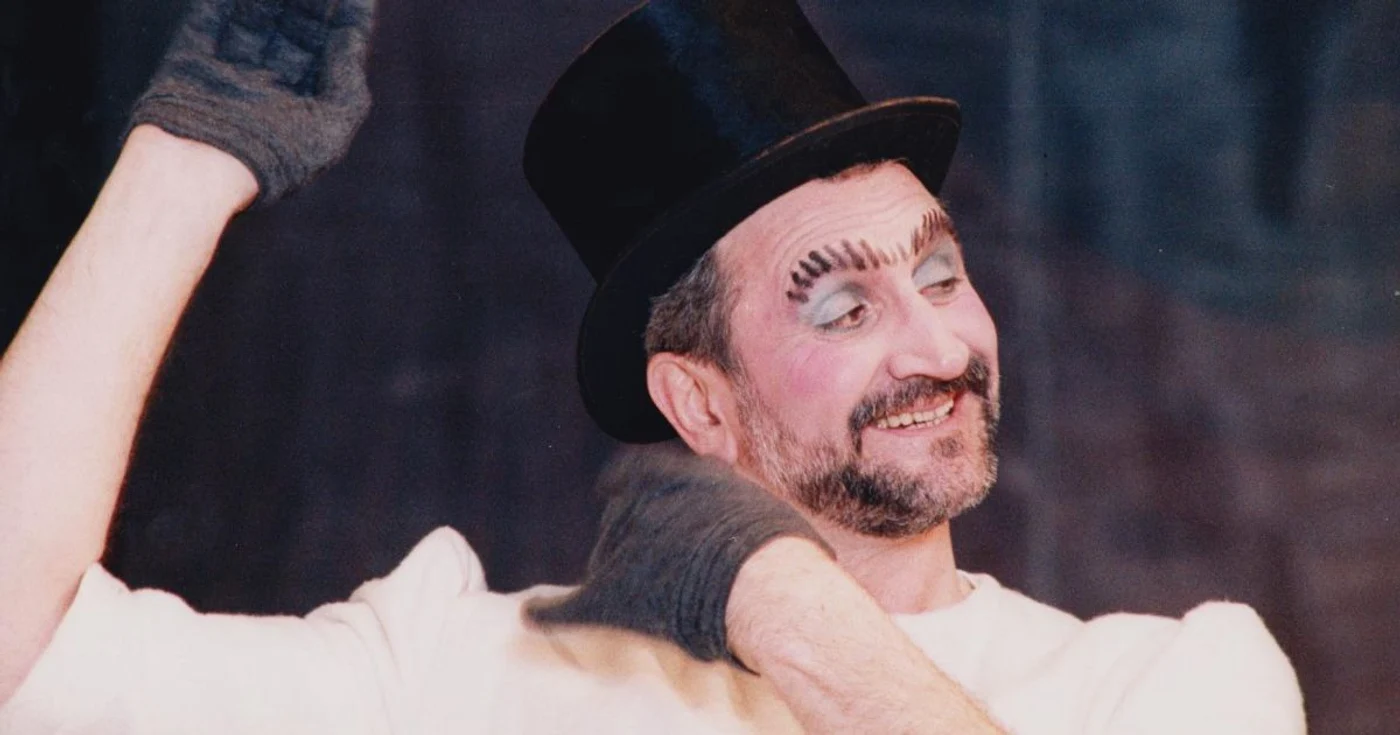 Actorul Şerban Ionescu, într-un spectacol la Teatrul Odeon
