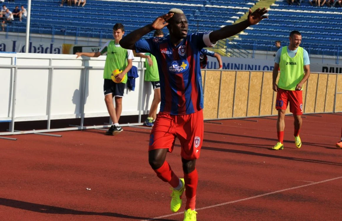 Ousmane NDoye, mijlocaş ASA