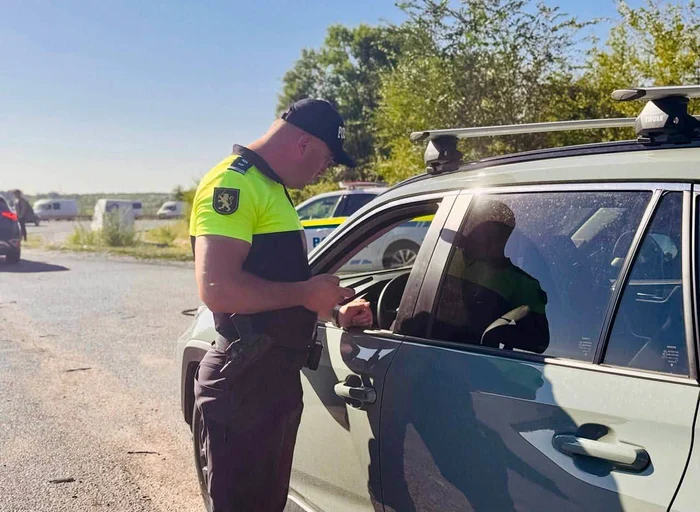 Ce explicație a găsit un tânăr prins fără permis. FOTO: Poliția Republicii Moldova