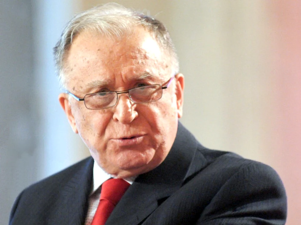 
    Ion Iliescu a încercat cât a putut să se eschiveze întrebărilor puse de CTP, în decembrie 1997Foto: captură video  