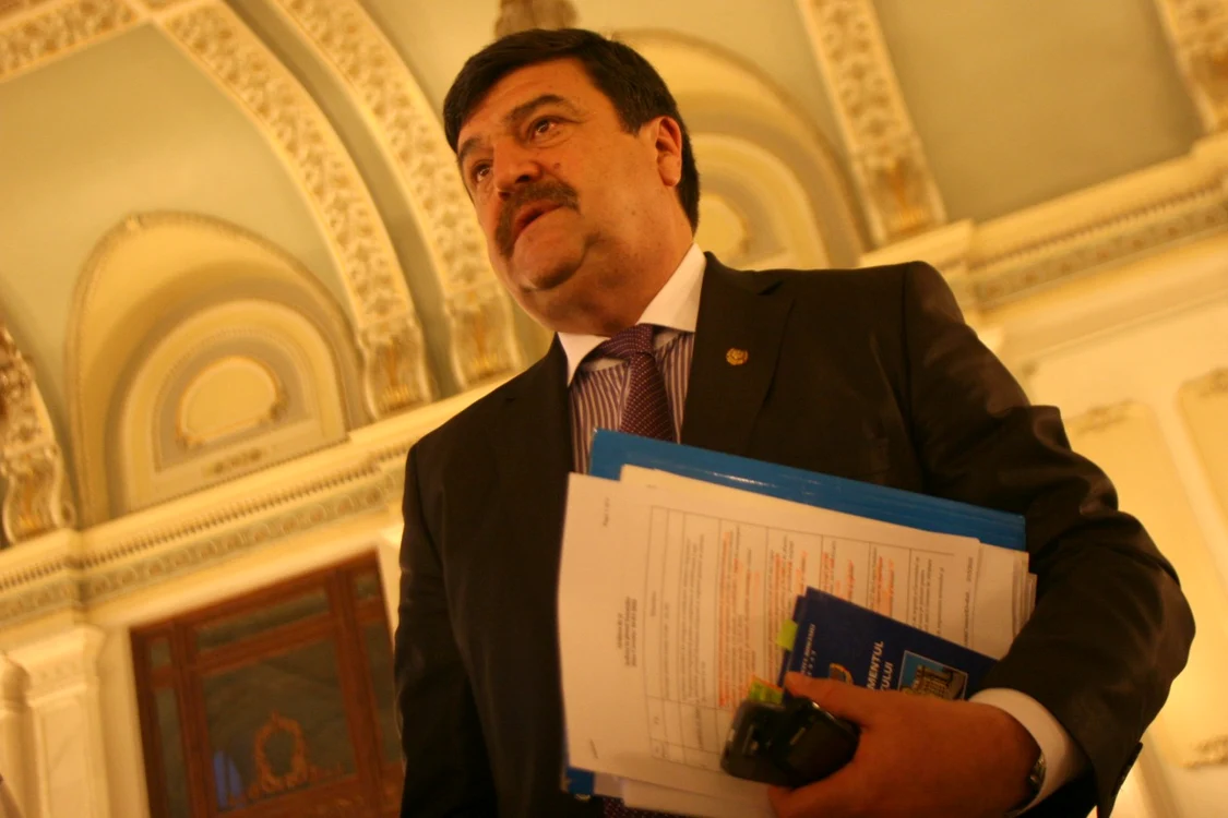 Senatorul Toni Mihail Greblă apare în dosarul Condescu