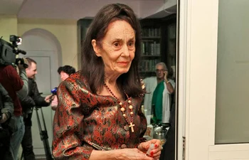 adriana iliescu 89115131121 jpeg