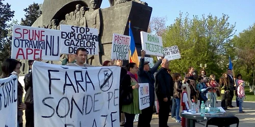 Miting împotriva exploatării gazelor de şist