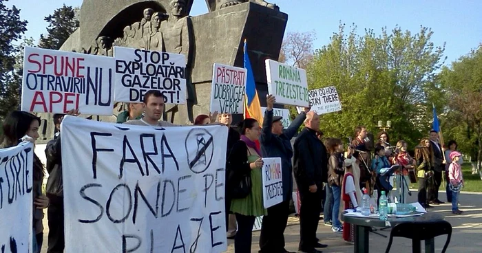 Miting împotriva exploatării gazelor de şist