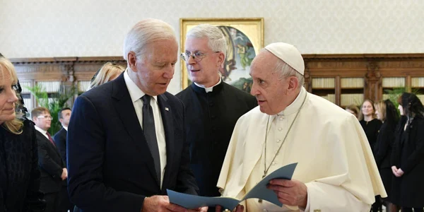 Joe Biden primit la Vatican de catre Papa Francisc FOTO EPA-EFE