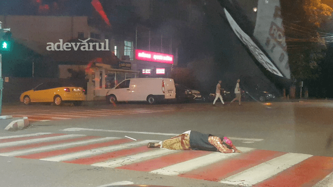 Doi tineri s-au ales cu dosar penal, după ce au snopit în bătaie doi cerșetori