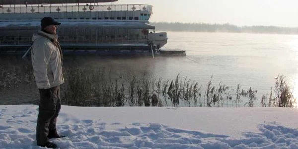 Din cauza diferenţei mari de temperatură evaporarea apei devine vizibilă