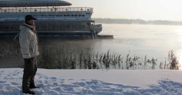 Din cauza diferenţei mari de temperatură evaporarea apei devine vizibilă